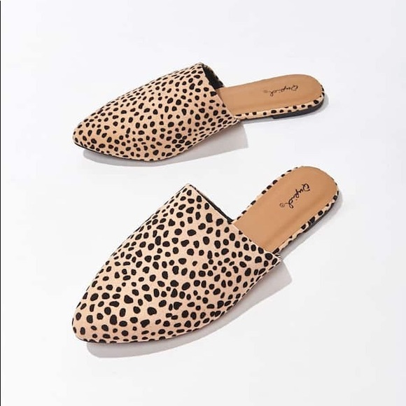 ❤️HP! Leopard Print Mule Flats - Picture 3 of 7